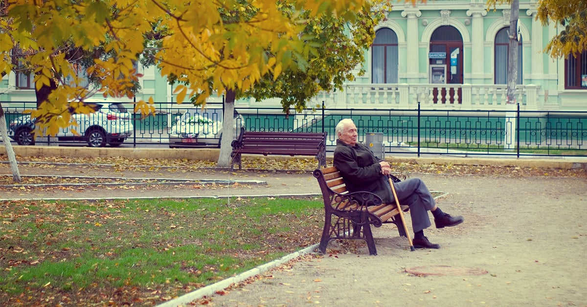 elderly_man_on_park_bench